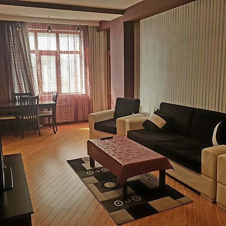 Apartment On Mirqasimov St.29 Баку Екстер'єр фото